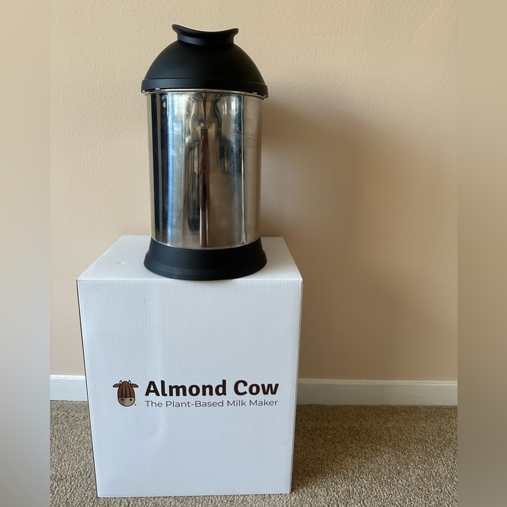 Almond cow plant milk maker
